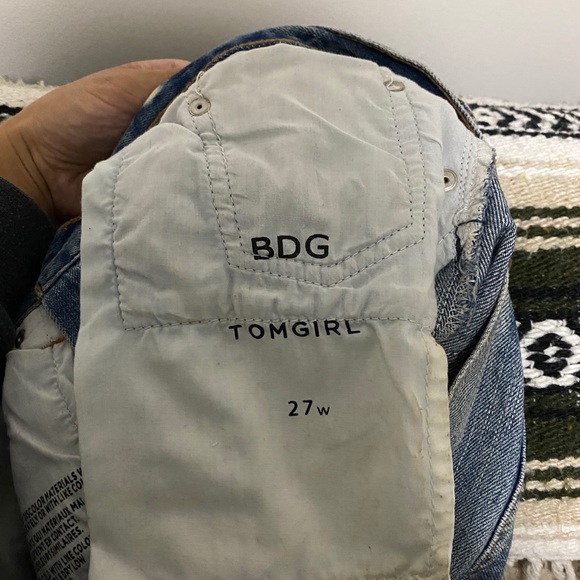 Urban Outfitters BDG Jean Shorts - Size 27 - Picture 3 of 3